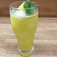 果実サワー（パイン／ベリー／ピーチ）　各