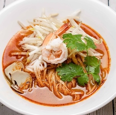 【定番】ティーヌンの看板商品！トムヤムクンスープに麺を入れたトムヤムラーメン♪の写真