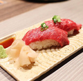 料理メニュー写真 黒毛和牛の肉寿司2貫