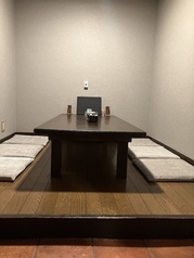 最大6名様でご利用可能な半個室もご用意しております。