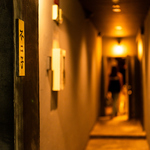 隠れ家のような入口