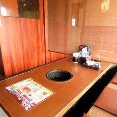 余裕を持った席配置で移動も楽々♪大人数での宴会や打ち上げに！！