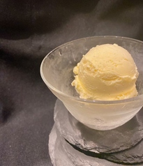 本日のジェラート (濃厚バニラ)