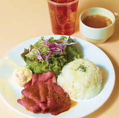 ローストビーフとグリル野菜のライスプレード