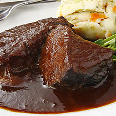 和牛のシメイビール煮込み