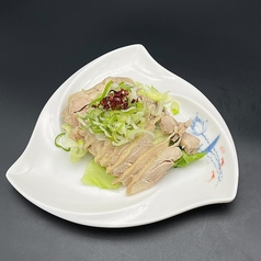 蒸し鶏のネギソースかけ