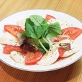 料理メニュー写真 【九州赤鶏を使用】鶏ハムのカルパッチョ風サラダ