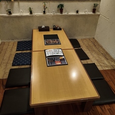 8名様までのお座敷。席移動で4名様のお座敷テーブルにも出来ます。又、誕生席、追加テープル付けで11名様まだ可能です。