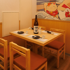 2～4名様向けテーブル席