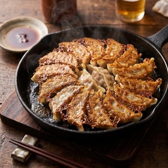 アツアツ鉄パン黒豚ギョウザ