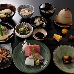 はな甚はランチ・ディナー共に同じ９コースをご用意！