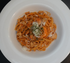 エビとトマトクリームパスタ