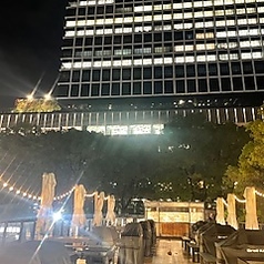 栄の真ん中で本格BBQが楽しめるお店はここだけ！夜景はもちろんお昼の開放的な気分も楽しめます♪