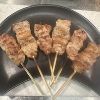 ◆炭火で焼き上げる絶品串焼き！