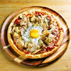 鶏ときのこのビスマルクピザ