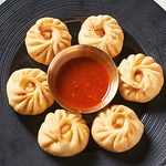 ネパールの屋台でも人気のモモ