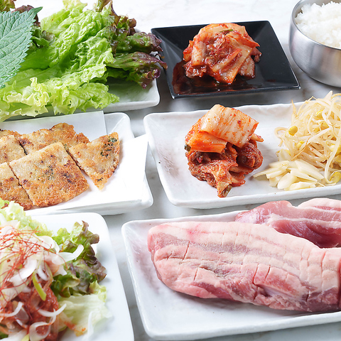 韓国料理といえば大定番のサムギョプサル☆の写真
