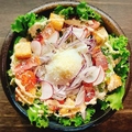 料理メニュー写真&nbsp;でっかいクルトンの！シーザーサラダ　