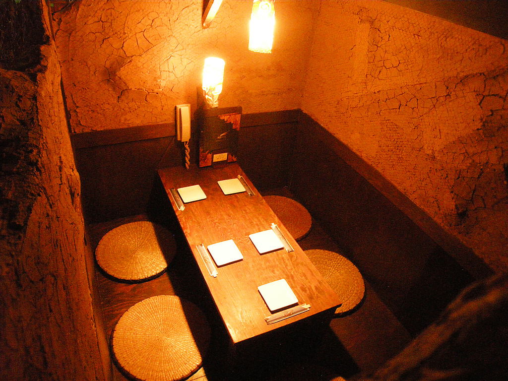 洞窟の囲まれた個室・・・