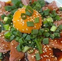馬刺しユッケ