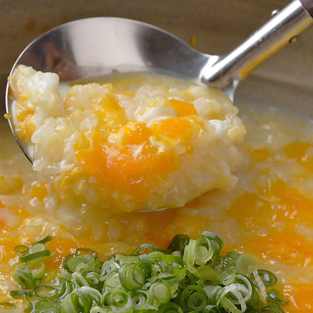 コースの〆は、ふぐの旨みが満載の黄金スープで作るお雑炊★一度食べたらやみつきですよ♪♪