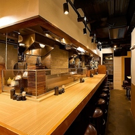 カウンター席・テーブル席合計43席♪