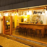 【気軽にご利用いただける、開放的なカウンター席♪】