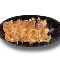 ランチから夜のちょい飲みまで、博多を楽しむ。