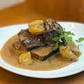 料理メニュー写真&nbsp;牛肉と栗の赤ワイン煮込み