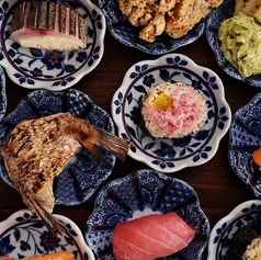 心温まる味◆寿司屋の肉豆腐や牛煮込みなどの一品も充実の写真