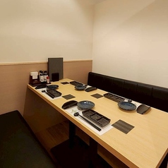 【ソファー個室　2～4名】足元楽々なソファー席♪個室なので、少人数宴会にぴったり！ご友人やご家族との飲み会やお食事におすすめ◎