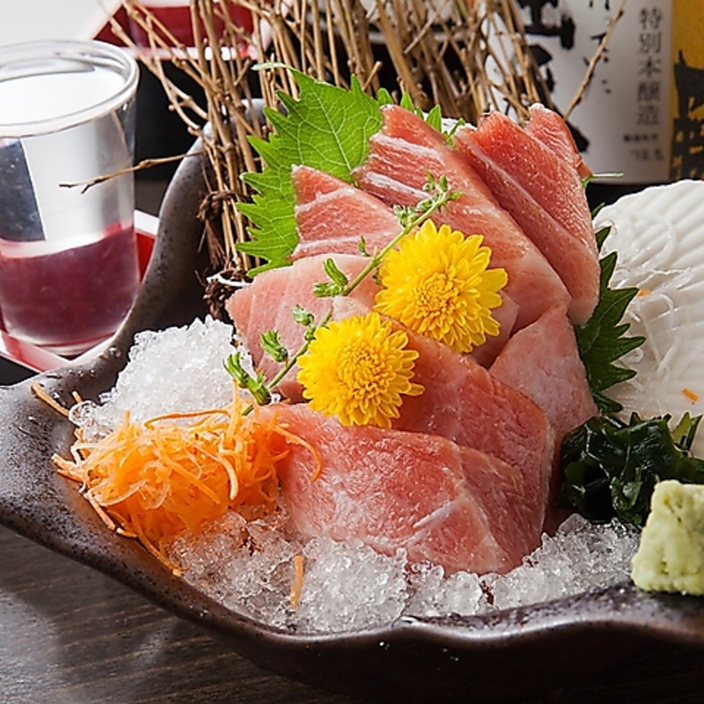 その日の仕入れによりことなる鮮魚は料理長が毎朝足を運び厳選したものをご提供！！