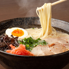 博多屋台のとんこつラーメン/Hakata-Style Tonkotsu Ramen