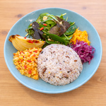 ヴィーガンシリーズの大豆ミートガパオライス。ベジタリアンの方にも好評！