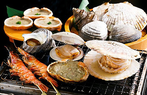魚介類も豊富、おすすめの浜焼き！！