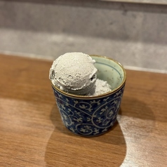 鉄釜焙煎!黒ごまアイス