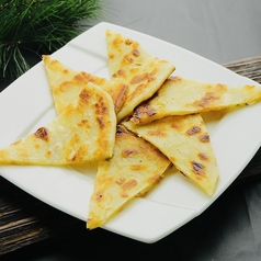 ニラのおやき(1個)/ネギ入り中華焼きパン(8切り)/アンニン豆腐