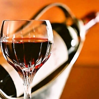 国産ワインを含む約70種類を世界各地から厳選