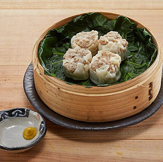 焼売　ケール包み蒸籠蒸し