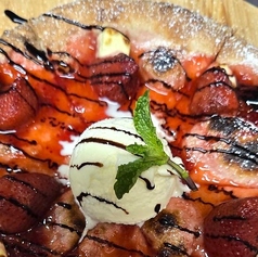 苺とクリームチーズのデザートピザ