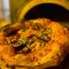 窯焼きで仕上げる出来立ての本格ピッツァ♪