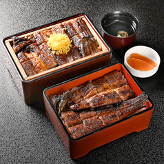 秘伝のタレで仕上げるうなぎ料理の深い味わい