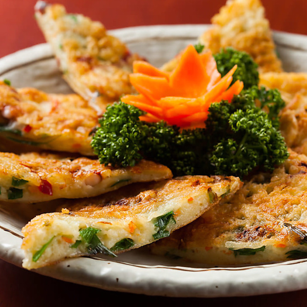 韓国料理も豊富なラインナップ♪女子会にピッタリのマッコリカクテルと一緒に♪