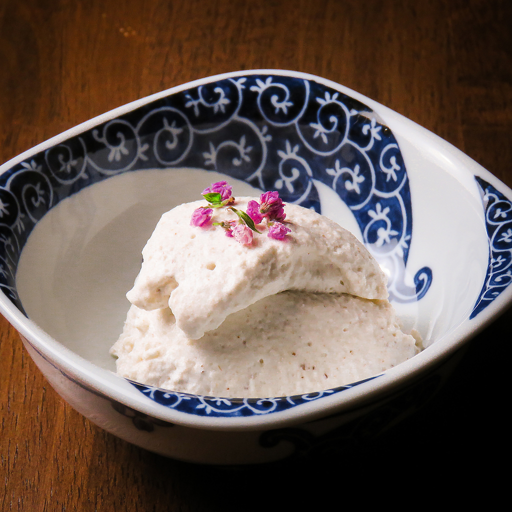 こだわりの地鶏を使用した炭火焼き鳥のお店！深夜3時まで営業！