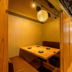 【梅田 個室 居酒屋】BOXタイプの個室席!!2名様~ご利用可能です♪和モダンな内装なので、普段使いから会社宴会までぴったりの雰囲気♪全コース飲み放題付き3000円~♪