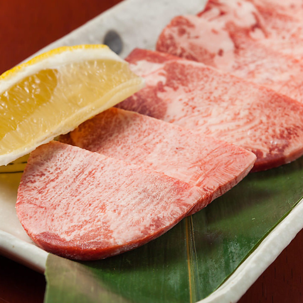 厳選焼肉をリーズナブルな価格で楽しめる♪じろべの牛タンはオススメ！