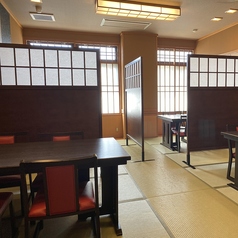 ゆったりとした和空間で楽しいひとときをお過ごしください。※店舗により部屋の配置・席数が異なる場合がございます