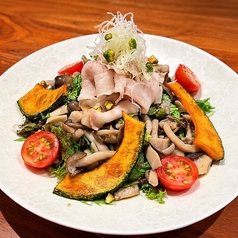 秋野菜と豚しゃぶの胡麻サラダ
