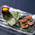 料理メニュー写真&nbsp;和牛焔特製　手巻き　～和牛イチボ叩き　卵黄醤油漬け　有明海苔　　キャビア～（1人前～）