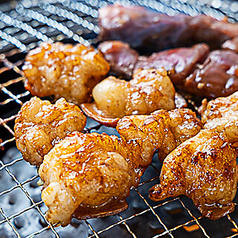 噛むほど溢れる脂の旨味！一番人気 黒毛和牛ホルモン（濃厚みそ・さっぱり塩だれ）　各の写真